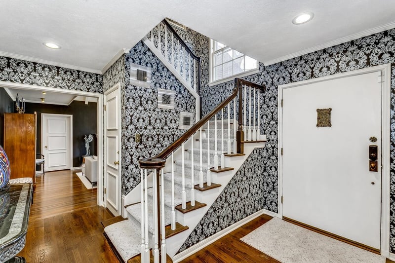 6 N Saint James, Eastborough, KS 67206
