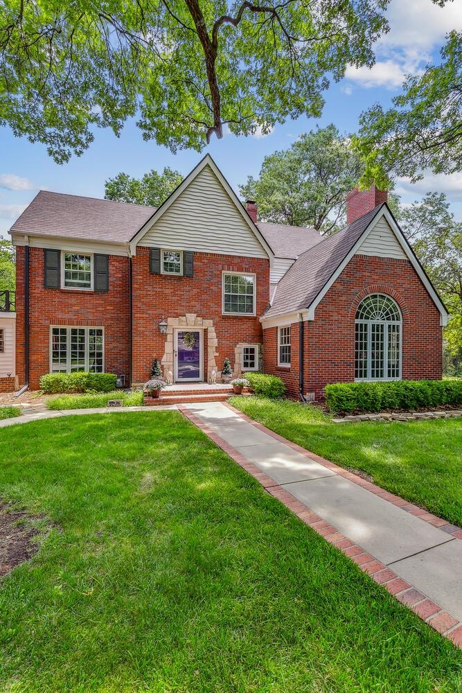 6 N Saint James, Eastborough, KS 67206