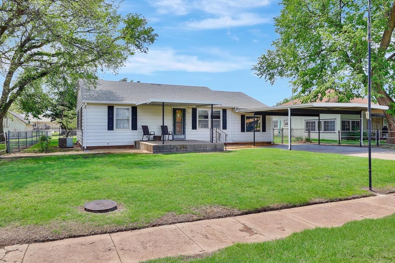213 N Graphic St, Attica, KS 67009