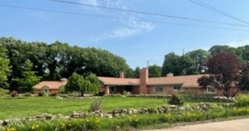 1600 N Ridgewood Dr, Wichita, KS 67208