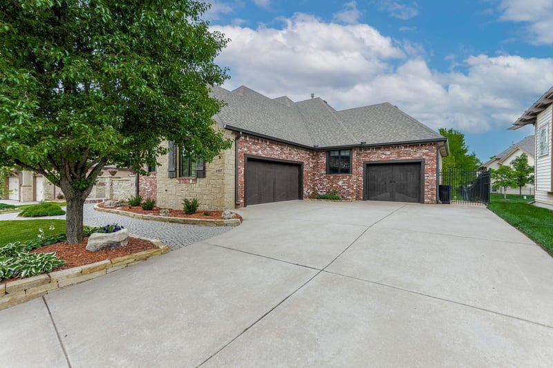 2557 N Rosemont Ct, Wichita, KS 67228