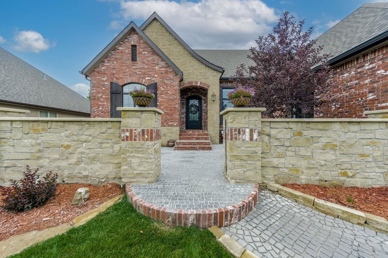 2557 N Rosemont Ct, Wichita, KS 67228