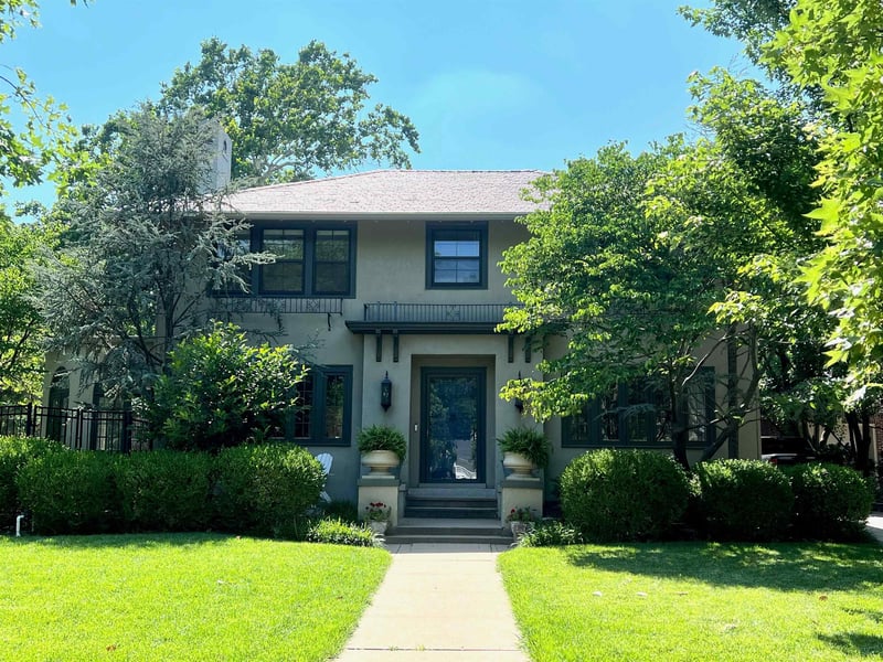 237 N Crestway St, Wichita, KS 67208