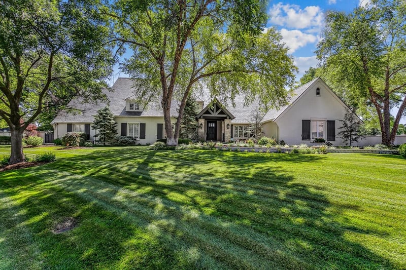 13019 E Pinehurst Dr, Wichita, KS 67230