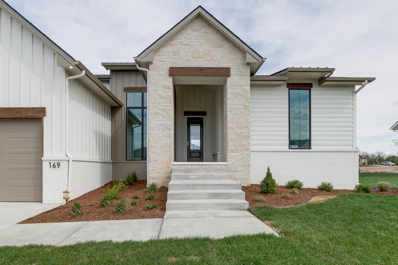 169 S Ciderbluff Ct, Wichita, KS 67052