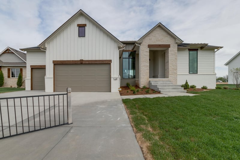 169 S Ciderbluff Ct, Wichita, KS 67052