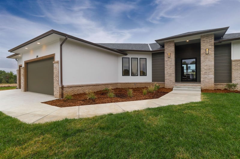 239 S Ciderbluff Cir, Wichita, KS 67052