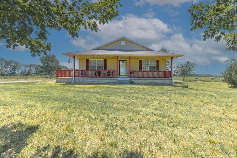 13225 231st Rd, Burden, KS 67019