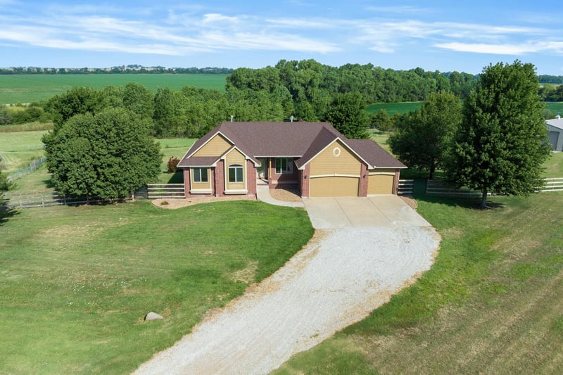 6565 Lazy Day Ln, Andale, KS 67001