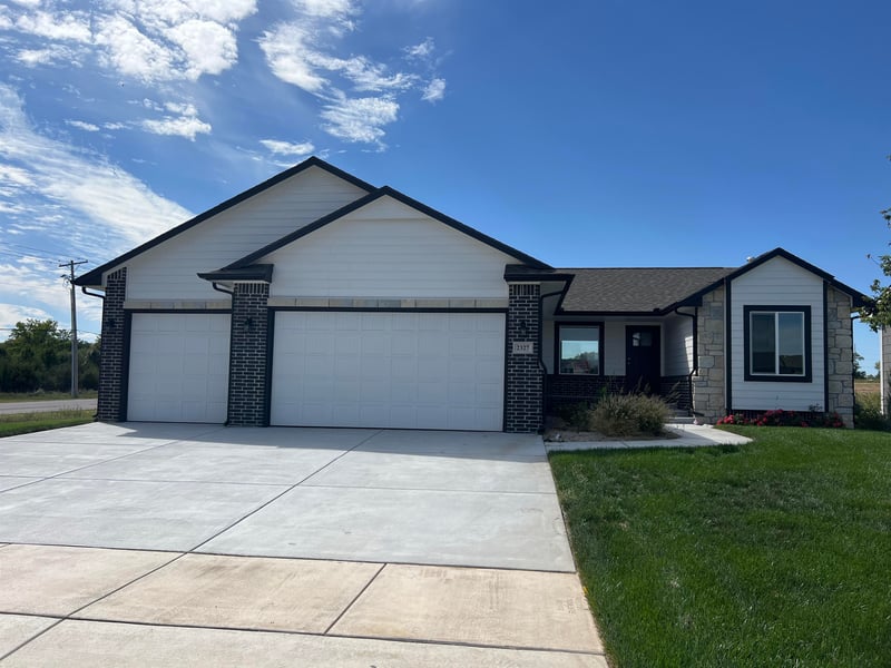 2327 Hickory Creek St, Wichita, KS 67235