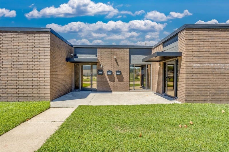 401 S Greenwood St #403 S Greenwood St, Wichita, KS 67211
