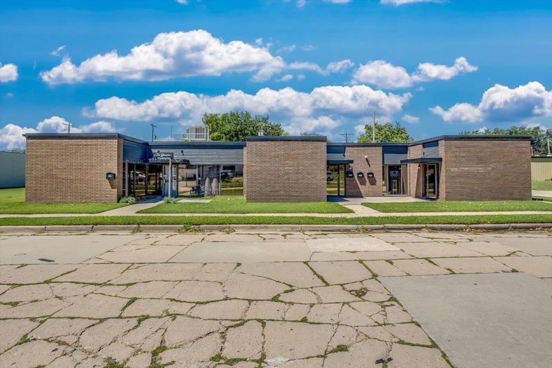 401 S Greenwood St #403 S Greenwood St, Wichita, KS 67211
