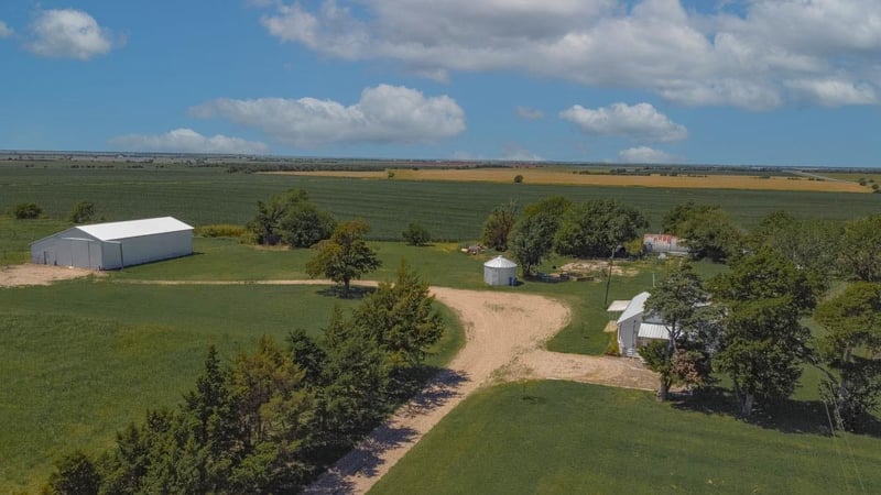 1611 S Rock Rd, Geuda Springs, KS 67051