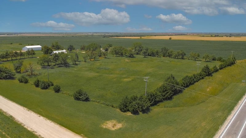 1611 S Rock Rd, Geuda Springs, KS 67051