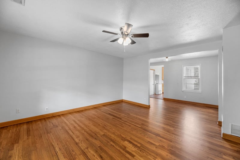 300 W Summey Ave, Haysville, KS 67217