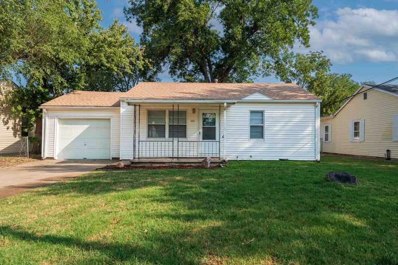 300 W Summey Ave, Haysville, KS 67217