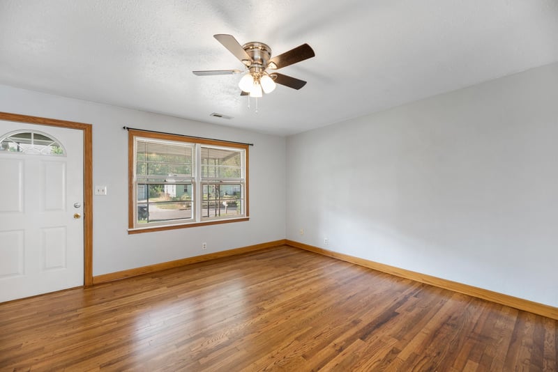 300 W Summey Ave, Haysville, KS 67217