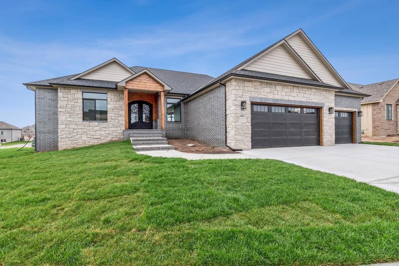 5005 N Remington St, Bel Aire, KS 67226