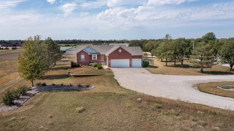 6209 S Kansas Rd, Newton, KS 67114