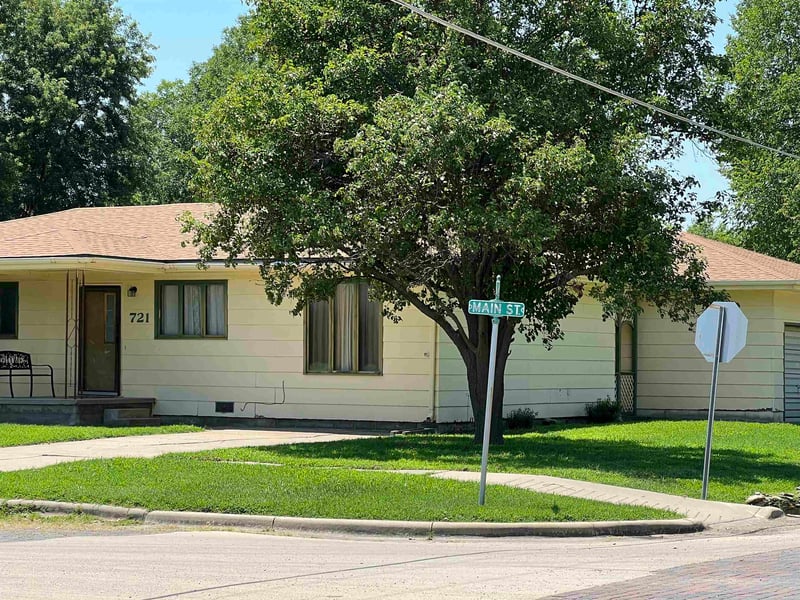 721 Main St, Florence, KS 66851
