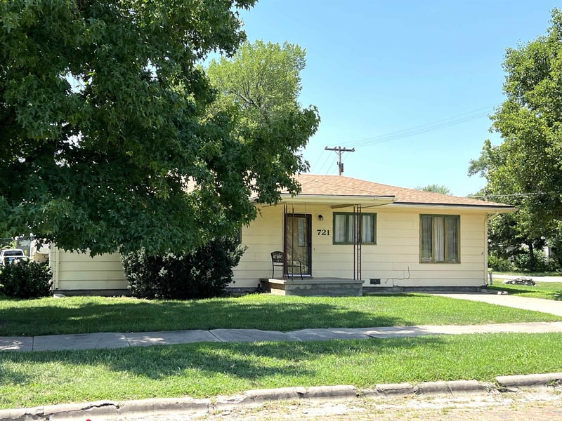 721 Main St, Florence, KS 66851