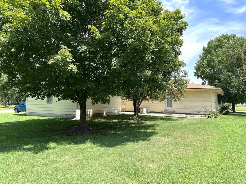 721 Main St, Florence, KS 66851