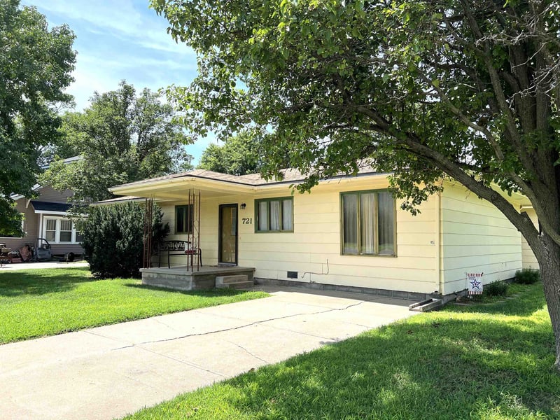 721 Main St, Florence, KS 66851