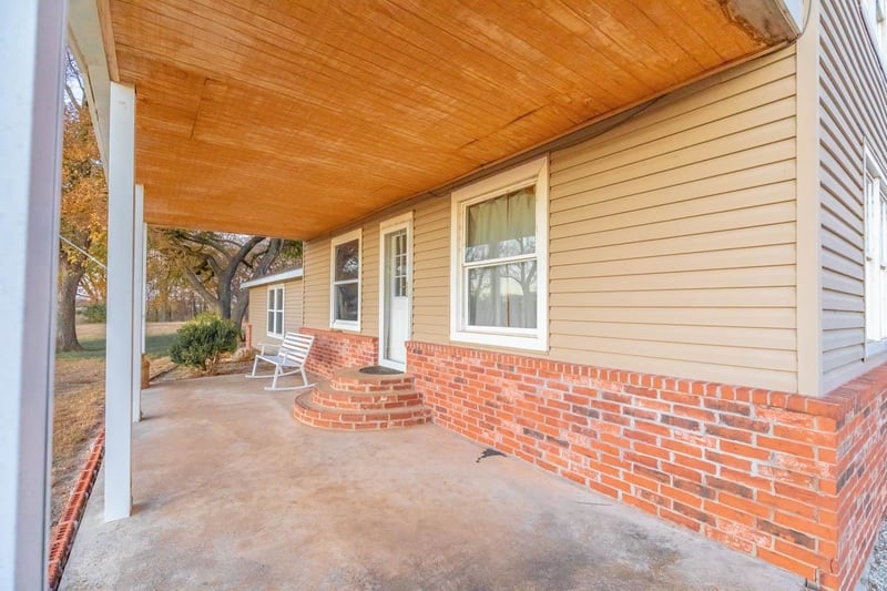 7552 211th Rd, Burden, KS 67019