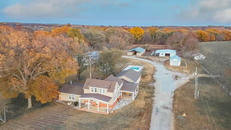 7552 211th Rd, Burden, KS 67019