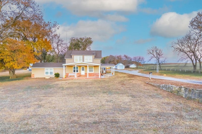 7552 211th Rd, Burden, KS 67019