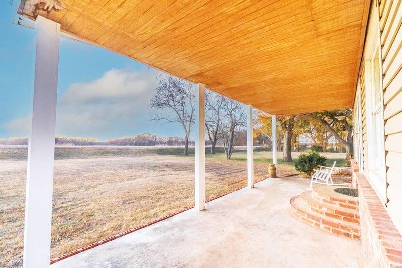 7552 211th Rd, Burden, KS 67019