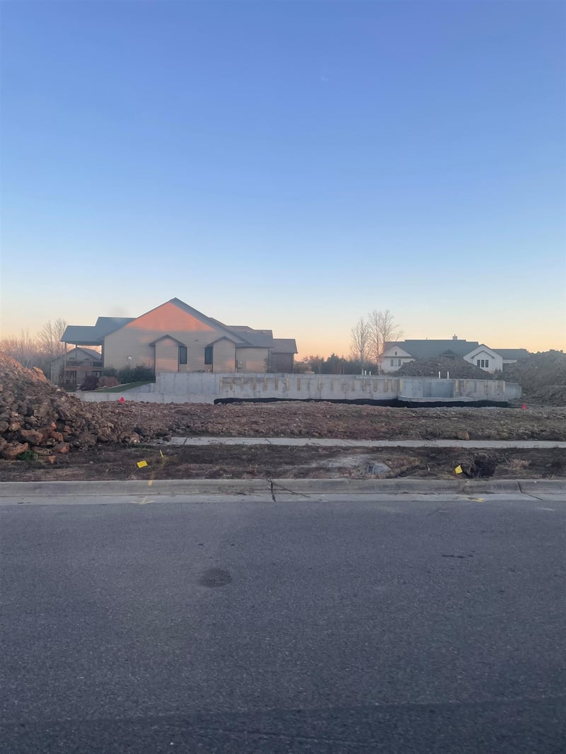 11425 E Brookview Ct, Wichita, KS 67226