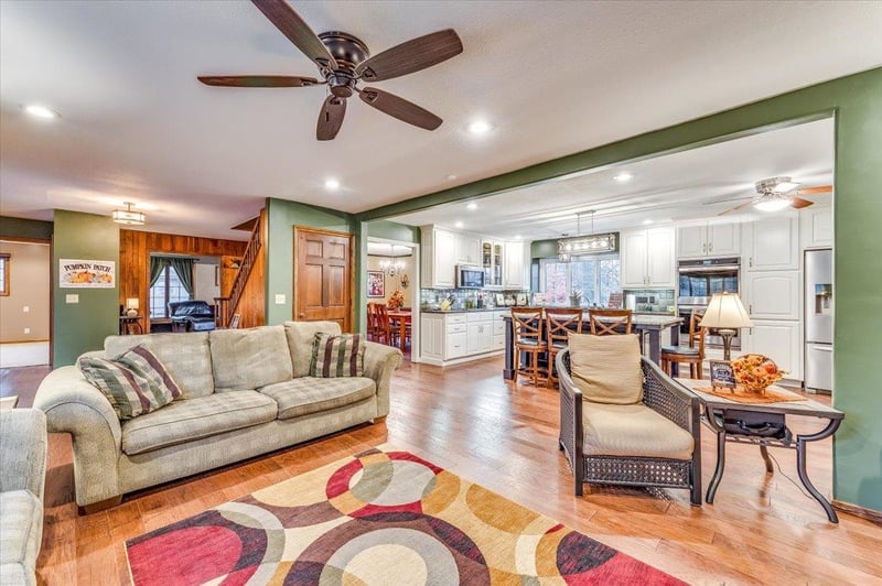 20 Cedar Dr, Halstead, KS 67056