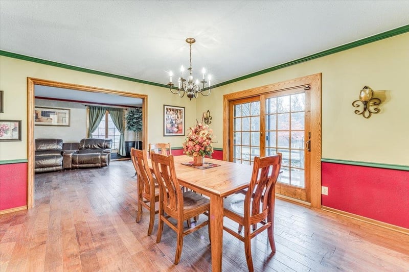 20 Cedar Dr, Halstead, KS 67056
