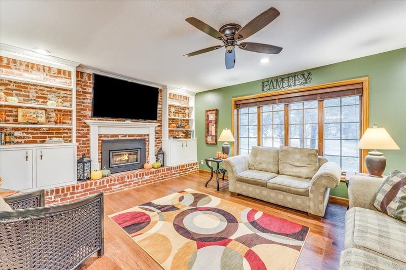 20 Cedar Dr, Halstead, KS 67056