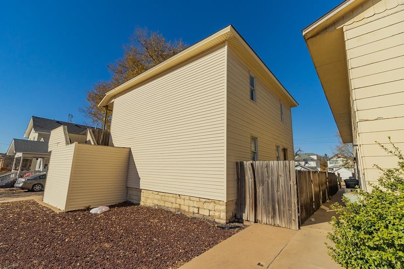108 - 110 E 5th, Hutchinson, KS 67501