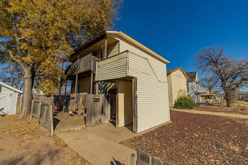 108 - 110 E 5th, Hutchinson, KS 67501