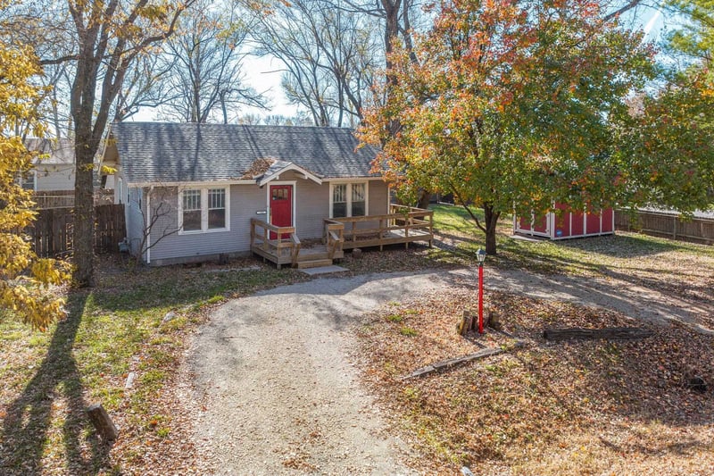 103 W 57th St N, Park City, KS 67204