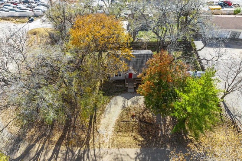 103 W 57th St N, Park City, KS 67204