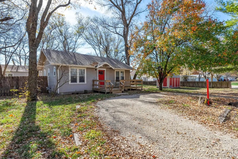103 W 57th St N, Park City, KS 67204