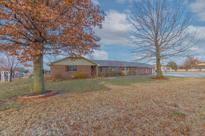 2826 E Vine Ave, Parkerfield, KS 67005