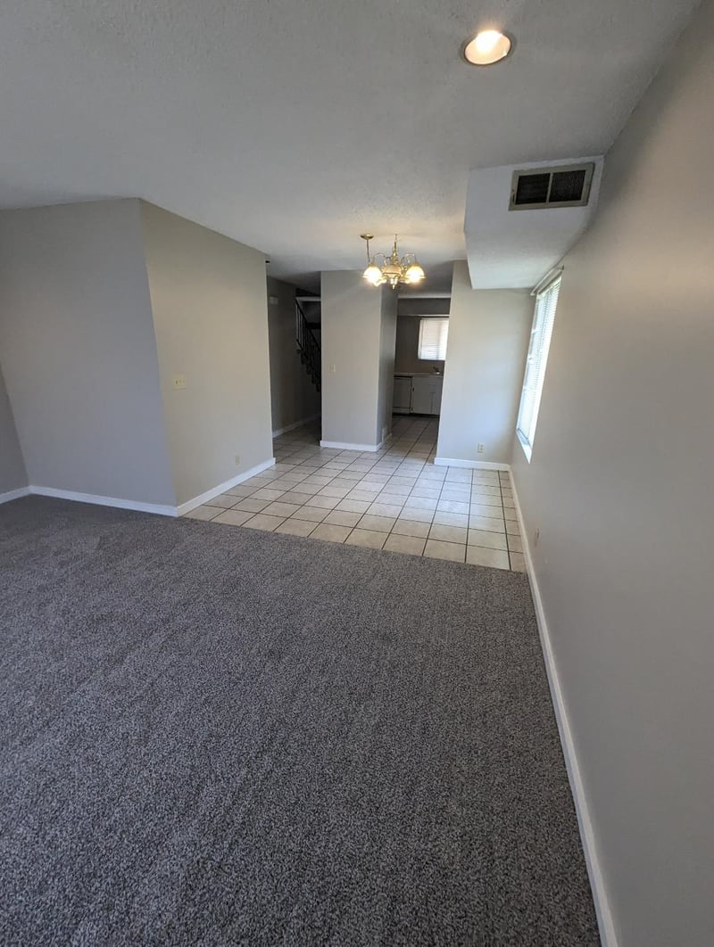 1330 N Perry Ave, Wichita, KS 67203
