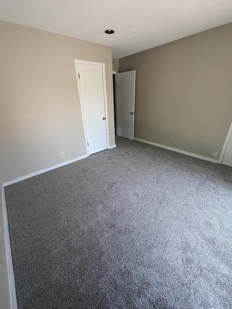 1330 N Perry Ave, Wichita, KS 67203