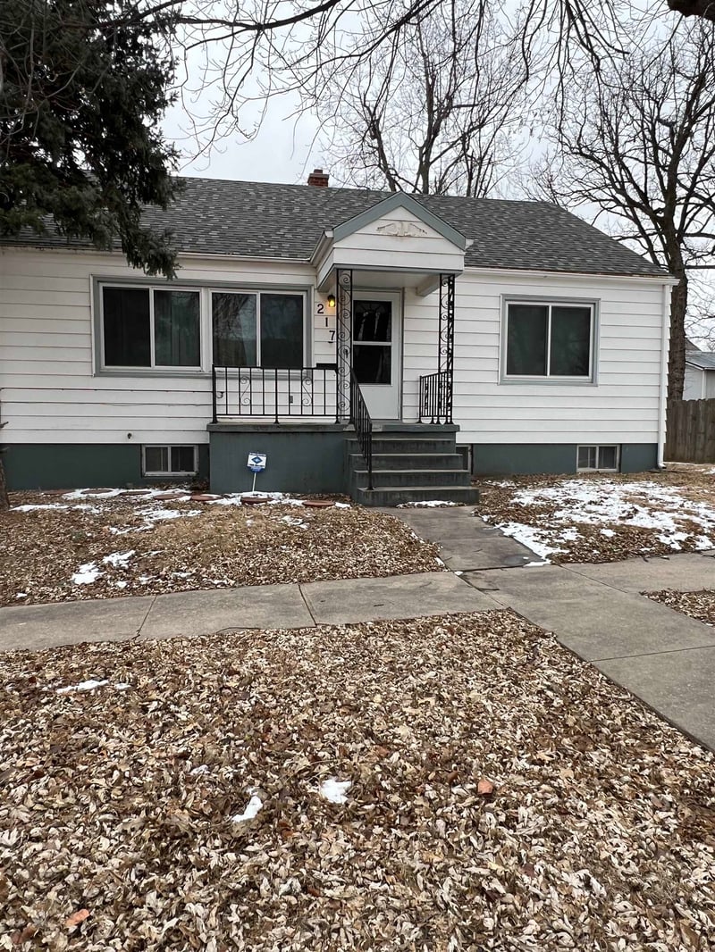 217 W 12th St st, Larned, KS 67550