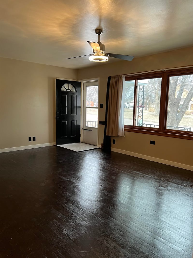 217 W 12th St st, Larned, KS 67550