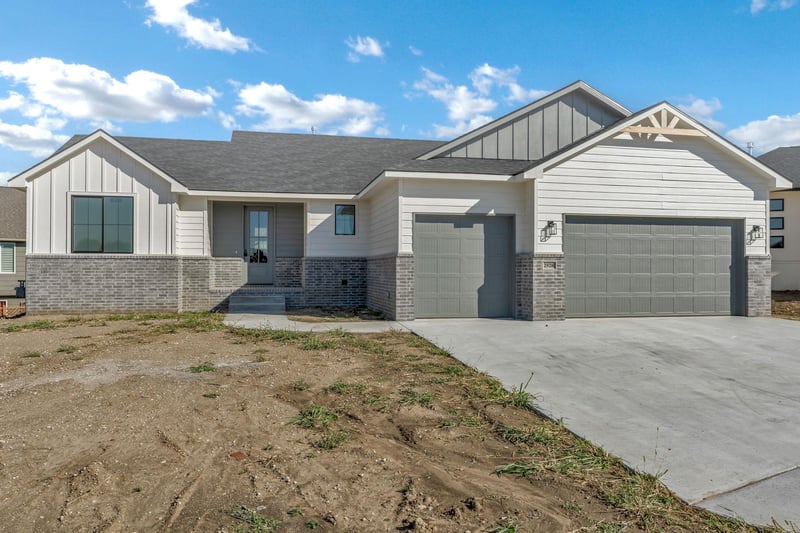 2928 Burlington Cir, Park City, KS 67219
