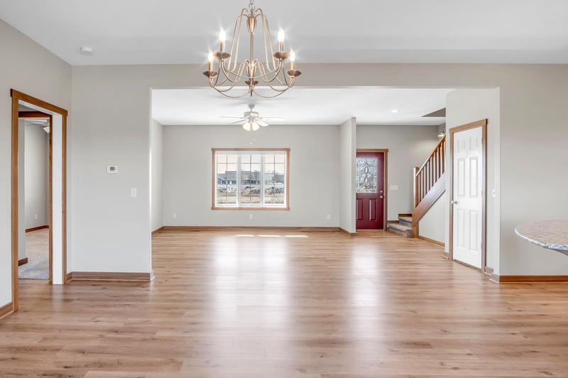 212 Redbud St, Moundridge, KS 67107