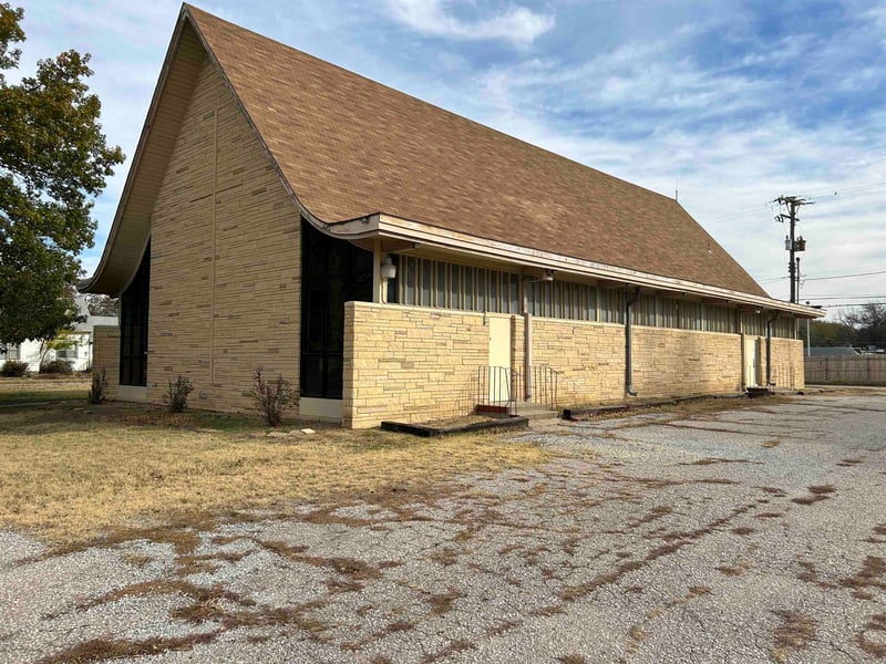 1700 S Market, Wichita, KS 67211