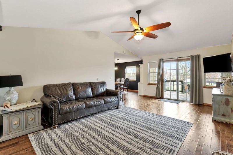 1653 W Bryce Dr, Milton, KS 67106