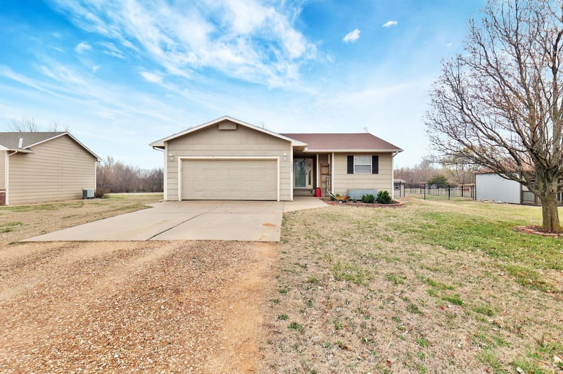 1653 W Bryce Dr, Milton, KS 67106